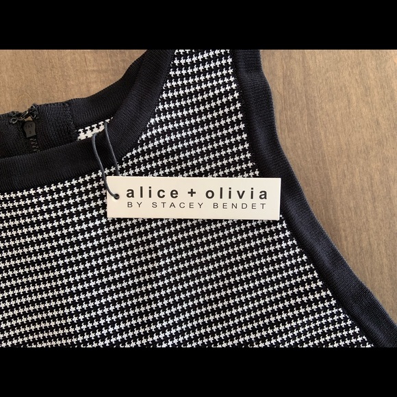 Alice& Olivia Kamilah Fit & Flare Knit Dress - Picture 4 of 5